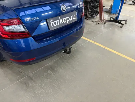 Фаркоп Steinhof для Skoda Octavia 2012-2020 V-063 в Краснодар