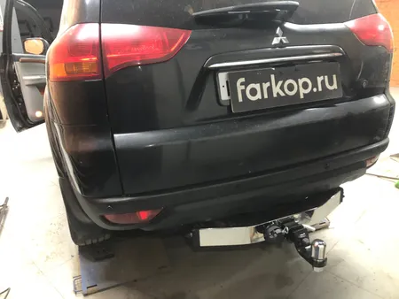 Фаркоп TowRus для Mitsubishi Pajero Sport 2008-2017 (с нерж. накладкой) 159366 в Краснодар