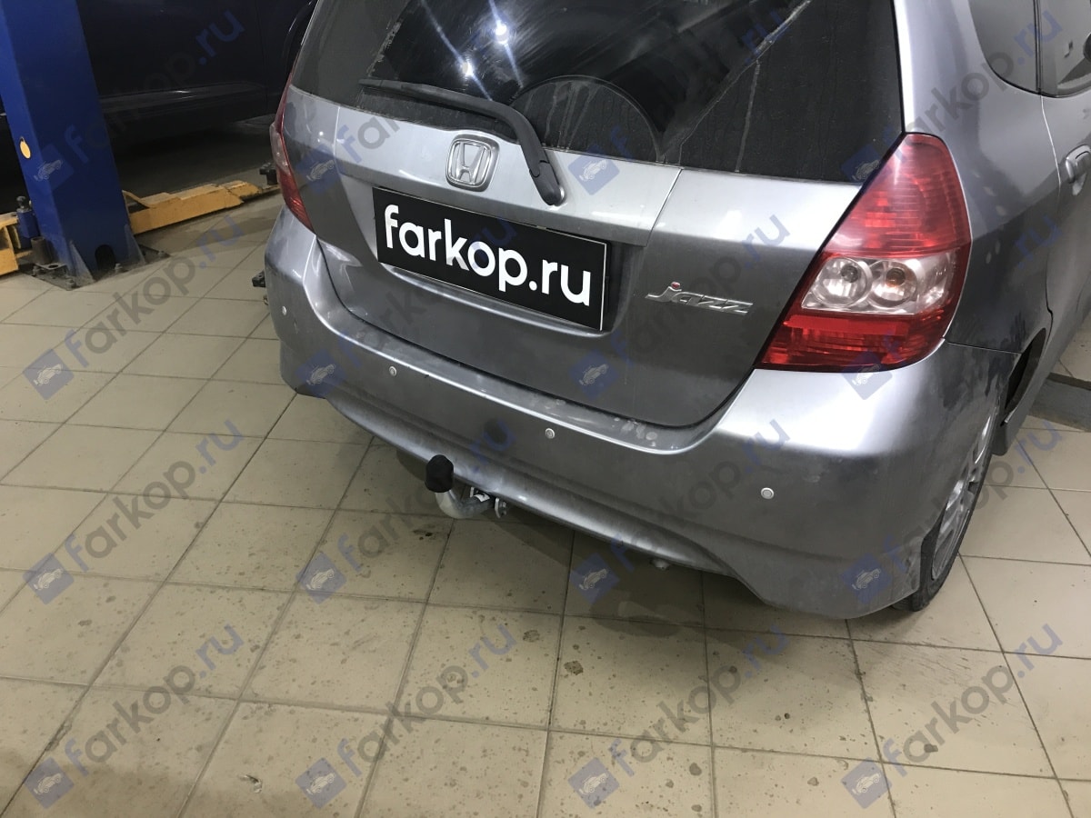 Установили фаркоп Galia для Honda Jazz 2008 г.