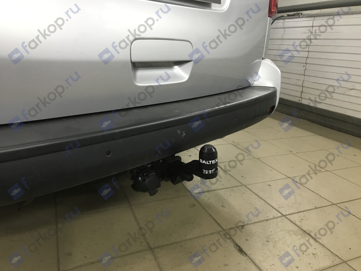 Установили фаркоп TowRus для Opel Zafira Life 2020 г.